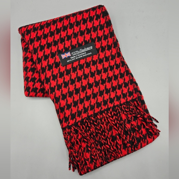 Accessories - New 100% Cashmere Scarf Made in Scotland Red & Black Houndstooth NWOT